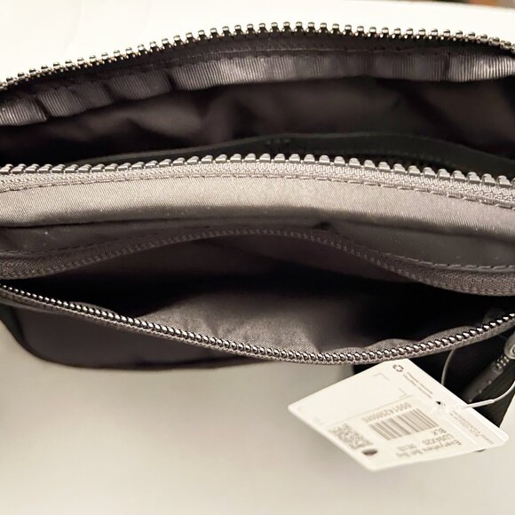 NWT Lululemon everywhere belt bag - Picture 4 of 8